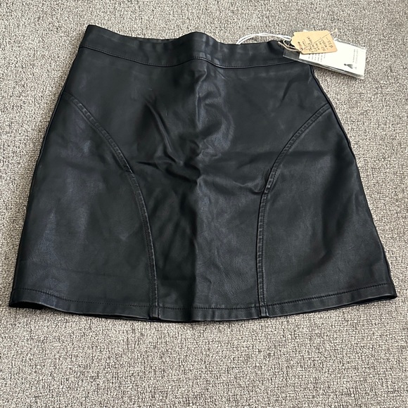 Dresses & Skirts - Elegant Black A-Line Skirt